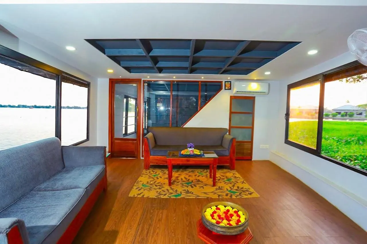 Private Houseboat Hotel Alappuzha Botel